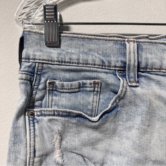 Old Navy Boyfriend Denim Shorts Distressed Cutoffs Light Wash Women’s Size 10 - Picture 9 of 12